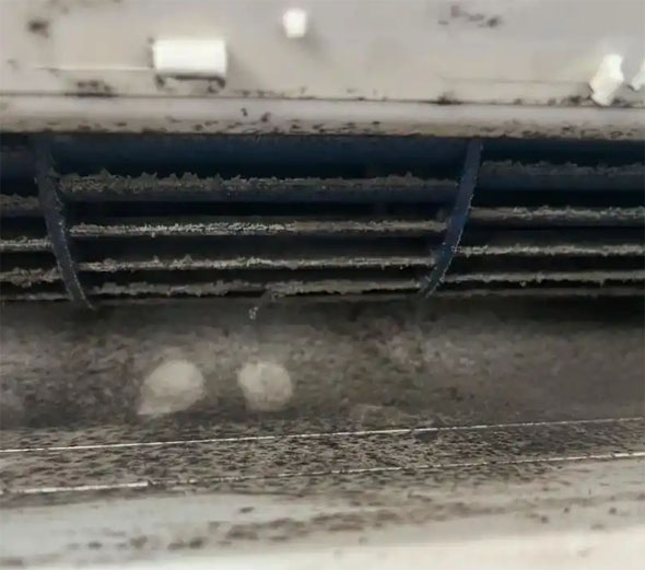 恩施市空调吹的风有股烧焦味是怎么回事